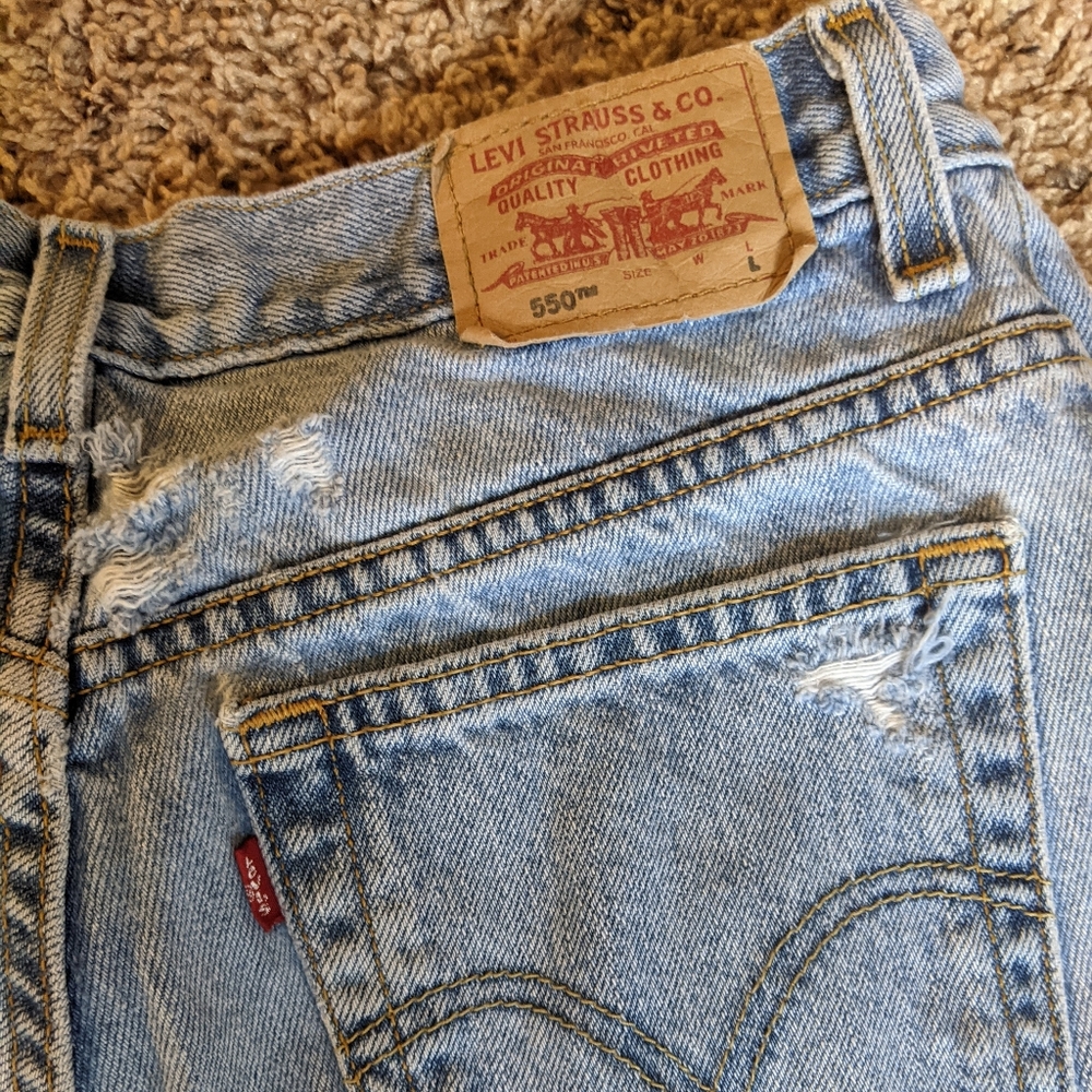Light Wash 550 Jean Cutoffs